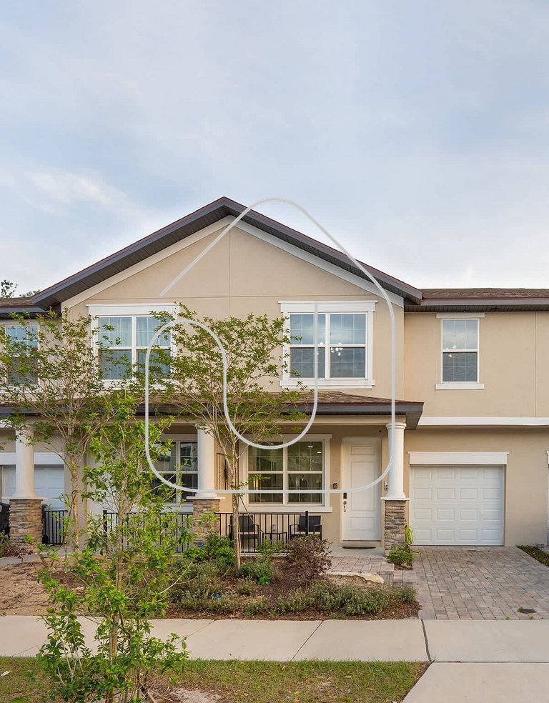 Renovated 4BR Townhome w/ Disney Game Room