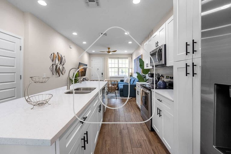 Renovated 4BR Townhome w/ Disney Game Room