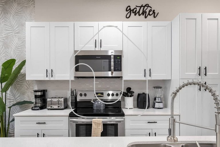 Renovated 4BR Townhome w/ Disney Game Room