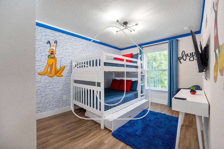 Renovated 4BR Townhome w/ Disney Game Room