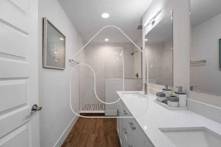Renovated 4BR Townhome w/ Disney Game Room