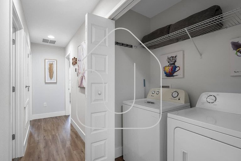 Renovated 4BR Townhome w/ Disney Game Room