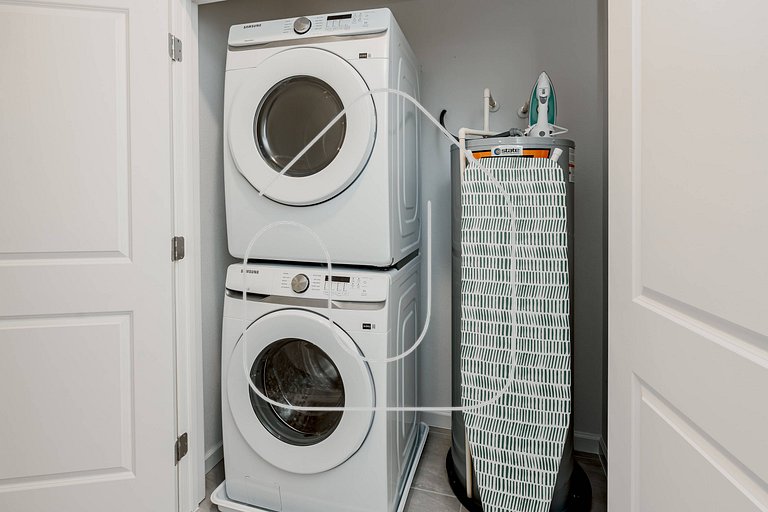 Paradiso Grande 5BR Home for 16 w/Pool & Game Room