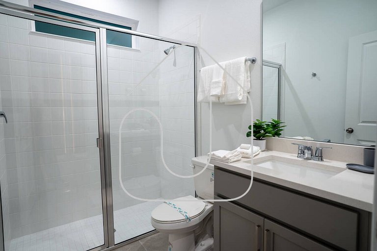 8BR Home w/ Theater & Pool – Solara Resort