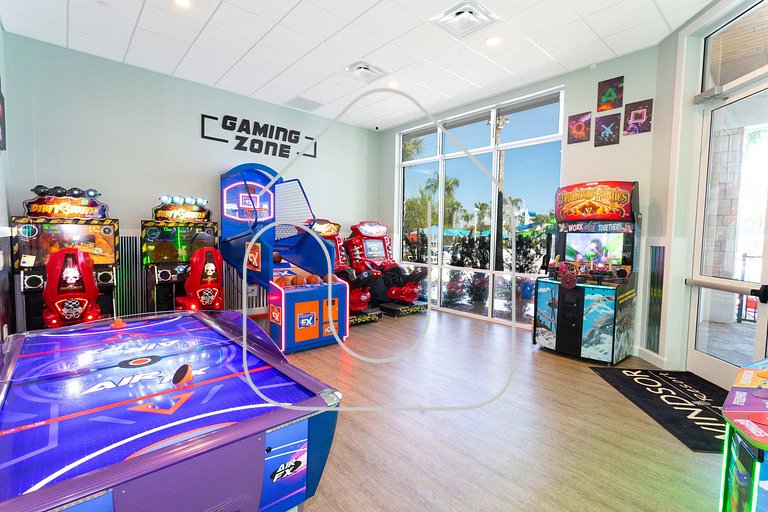 10BR Villa w/ Star Wars Theater & Game Room