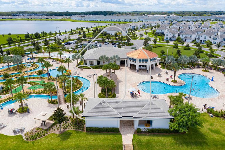 Casa 9Q em Resort c/ Piscina – 11km da Disney