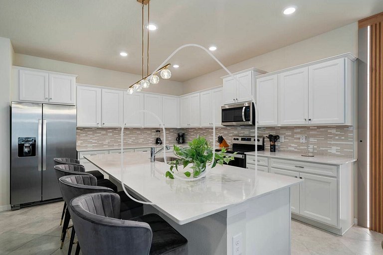 10BR Home w/ Pool & Disney Themes