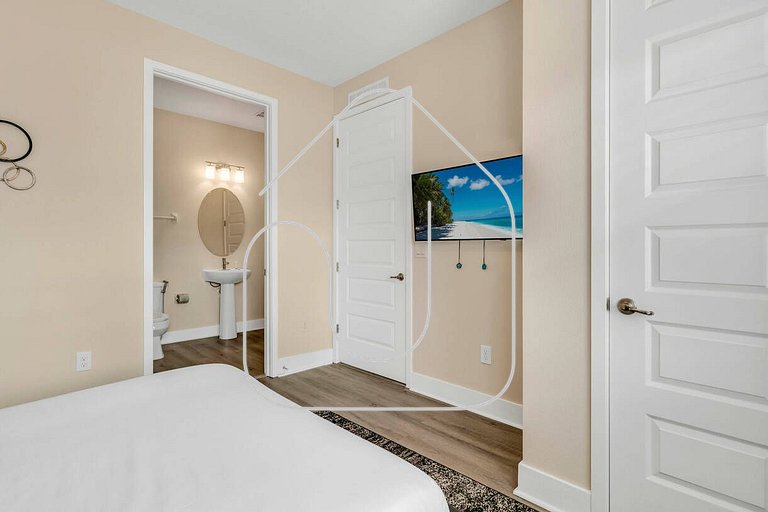 9BR Villa w/ Pool & Spa