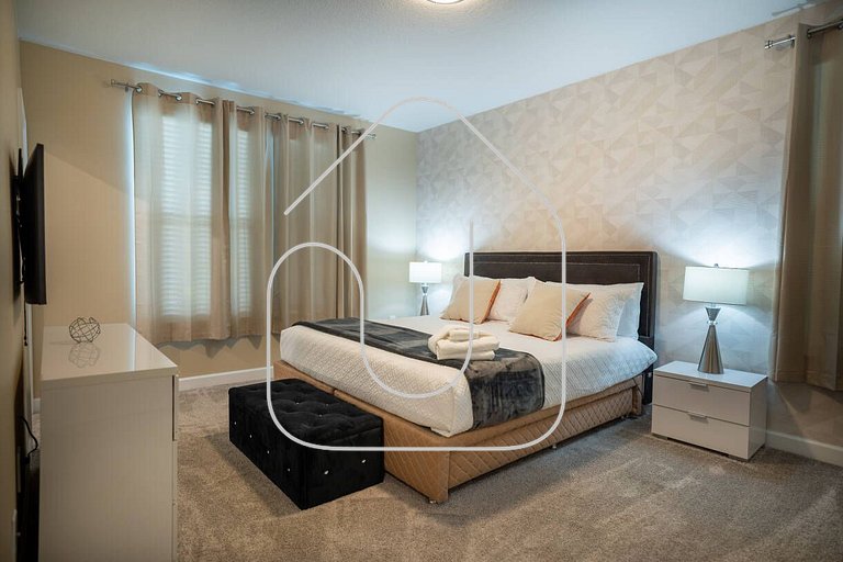 6BR Villa w Pool & Game Room near Disney